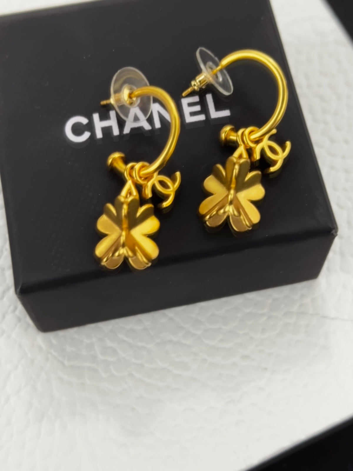 18K Chanel Flowers Earrings