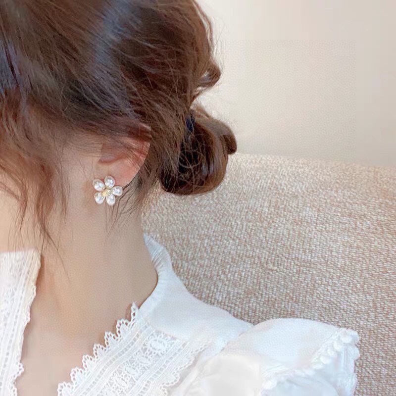 18K Celine Flower Pearls Earrings
